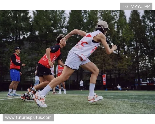 世界聚焦接力新赛季:中国4+2跨界接力赛点燃运动热潮 世界聚焦接力新赛季:中国4+2跨界接力赛点燃运动热潮